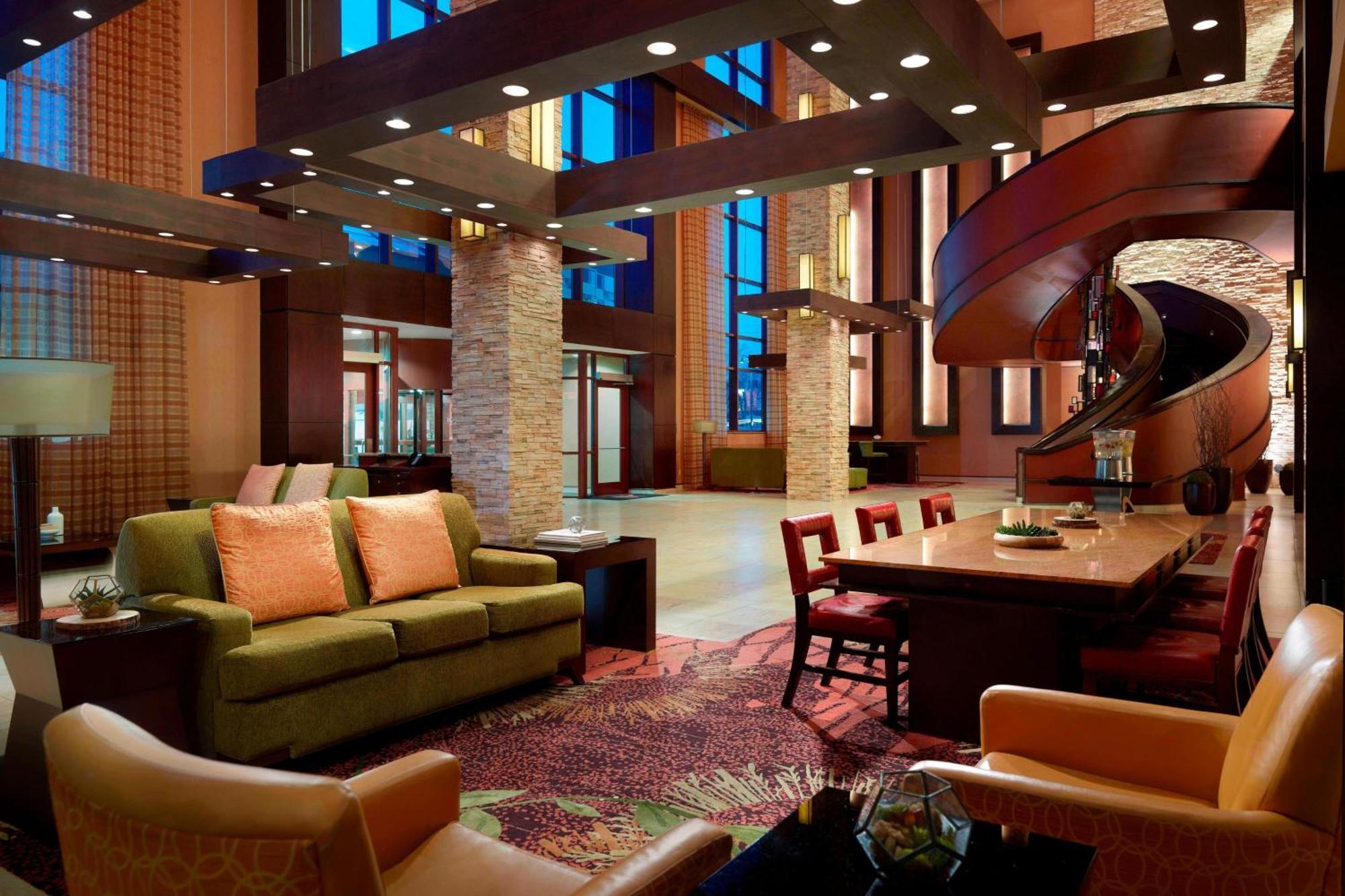 Hotel Marriott Normal And Conference Center 4*