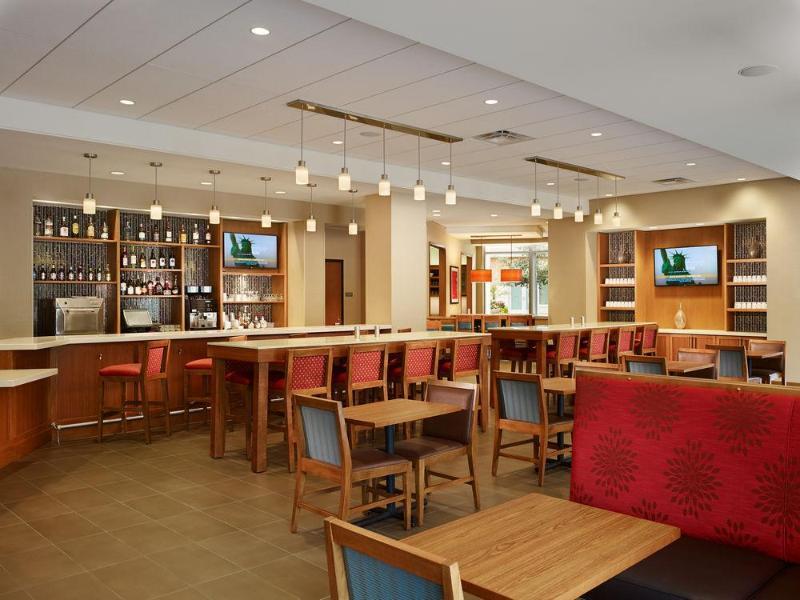 Hotel Marriott Normal And Conference Center 4*
