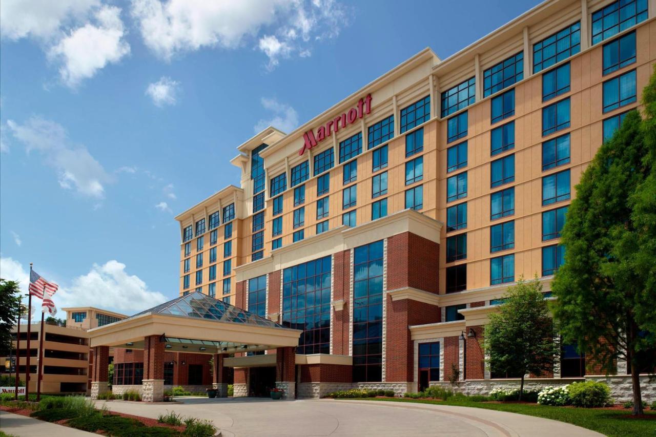 Hotel Marriott Normal And Conference Center