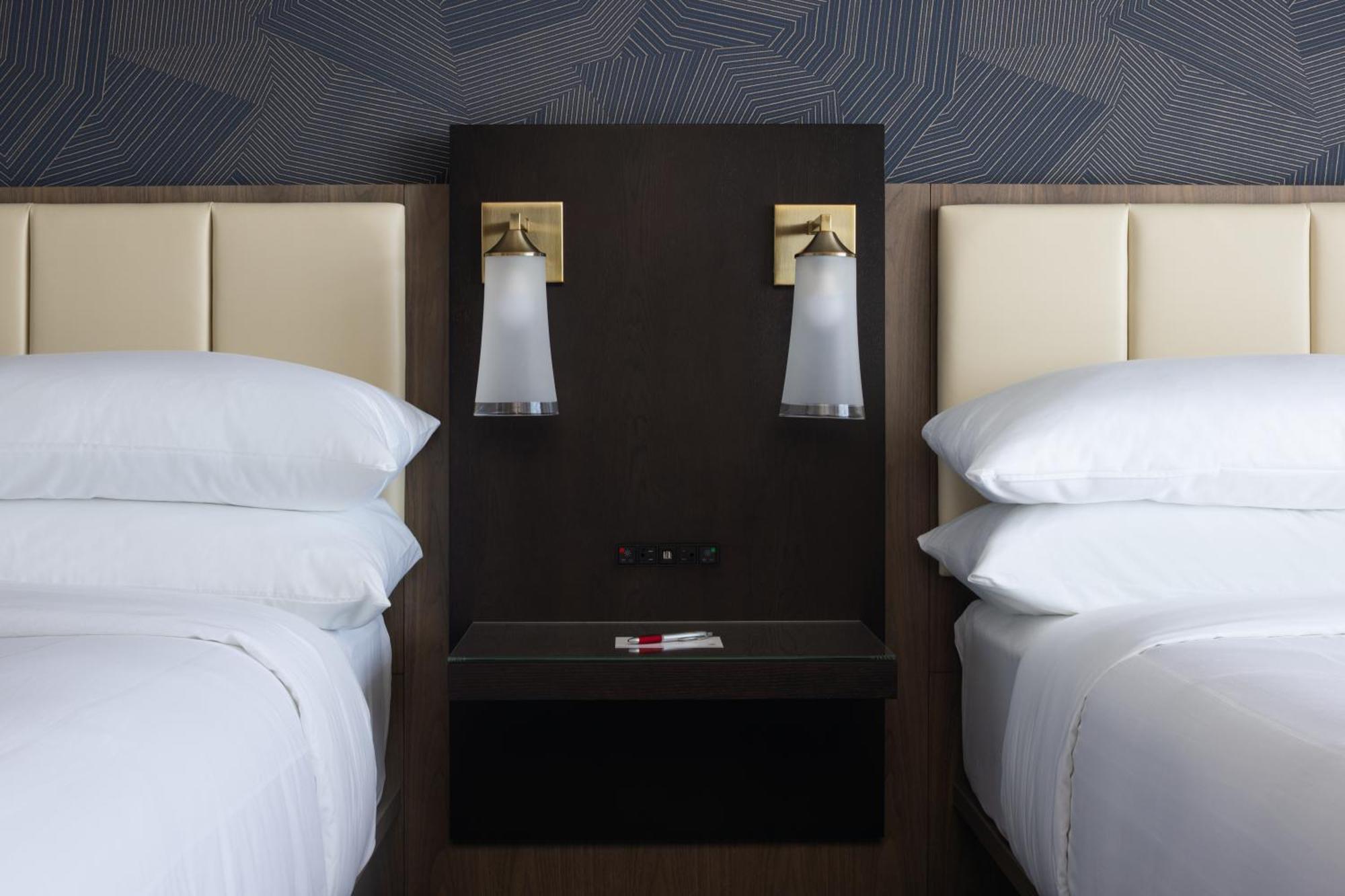 Hotel Marriott Normal And Conference Center 4*