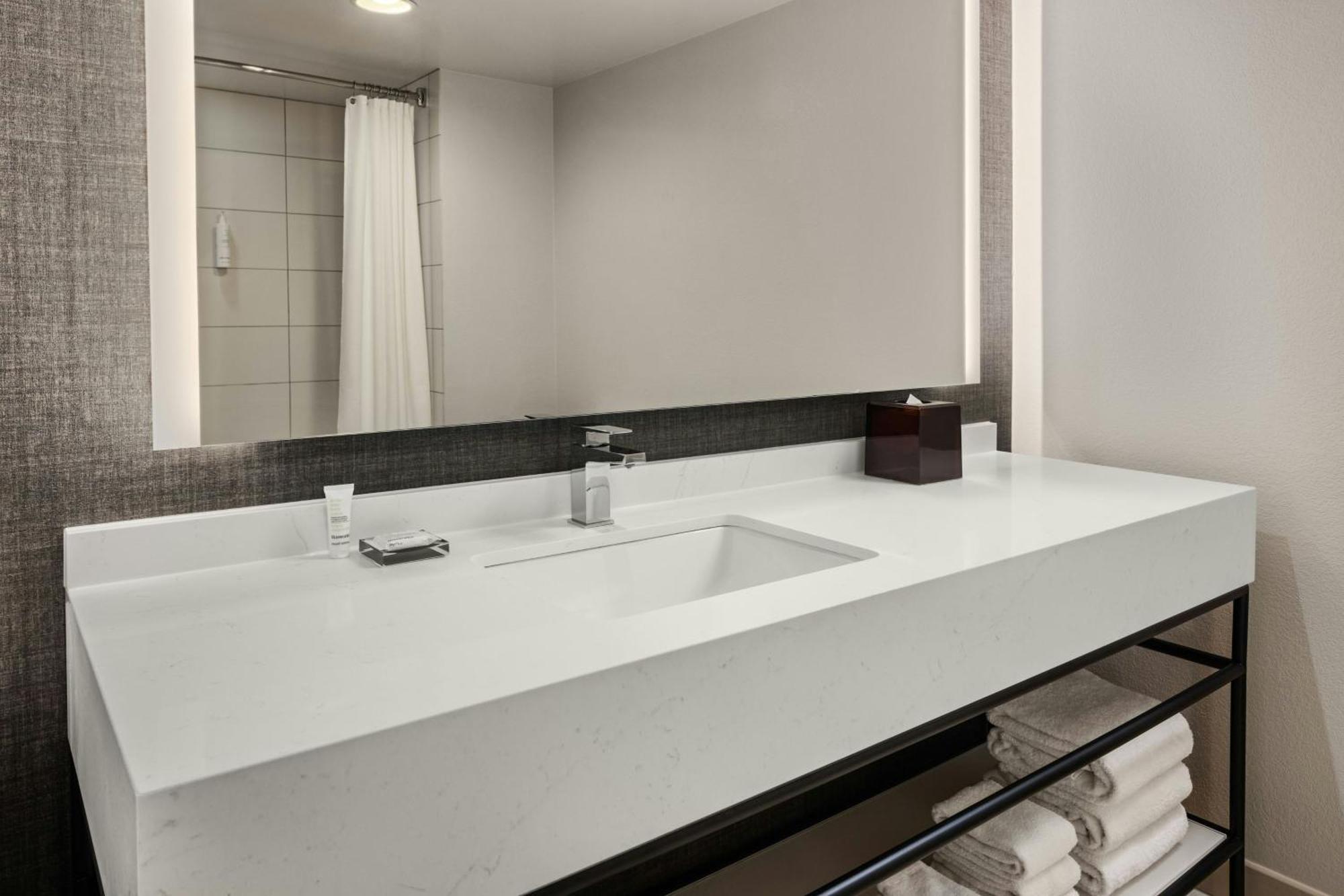 Marriott Normal And Conference Center 4*