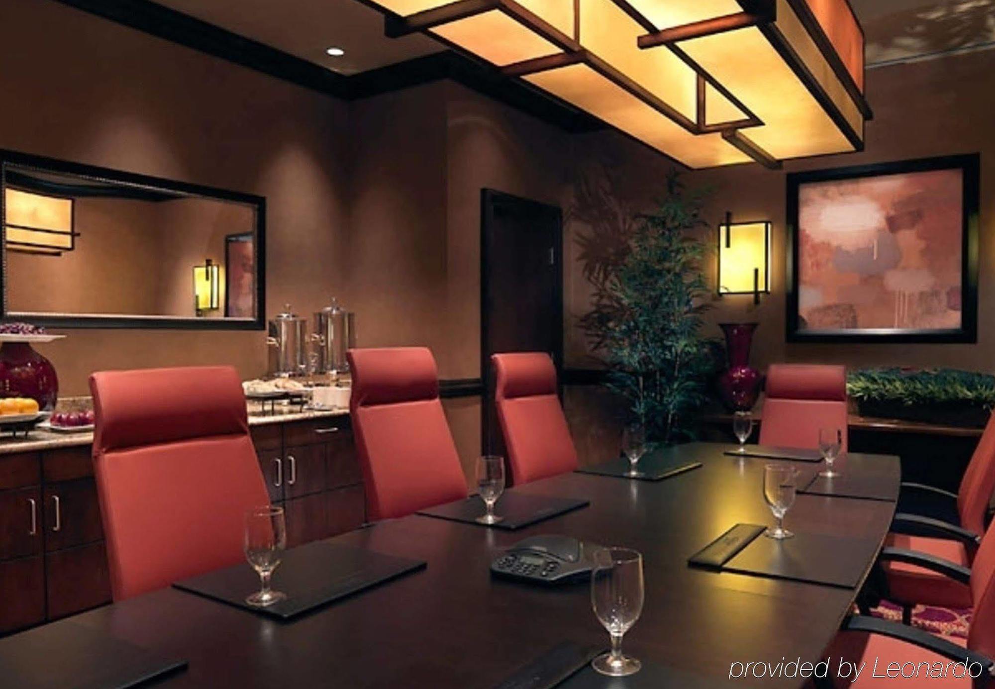 Hotel Marriott Normal And Conference Center 4*