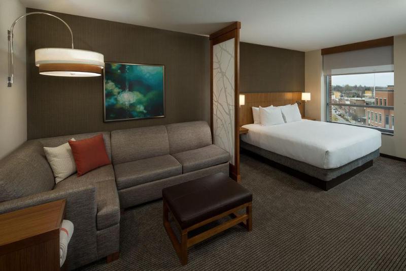 Hotel Marriott Normal And Conference Center 4*